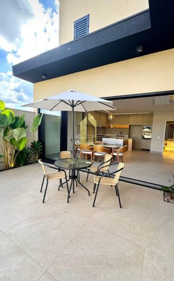 house em Rua Massumi Kondo, Reserva dos Ipês - Cristais Paulista - SP