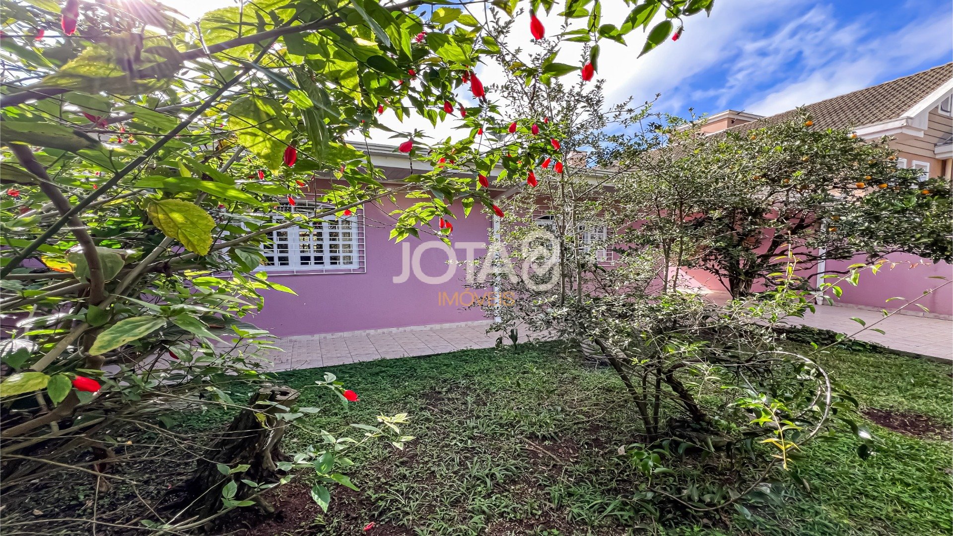 CASA À VENDA COM TERRENO DE 625M² ZR4 NO SANTA CÂNDIDA
