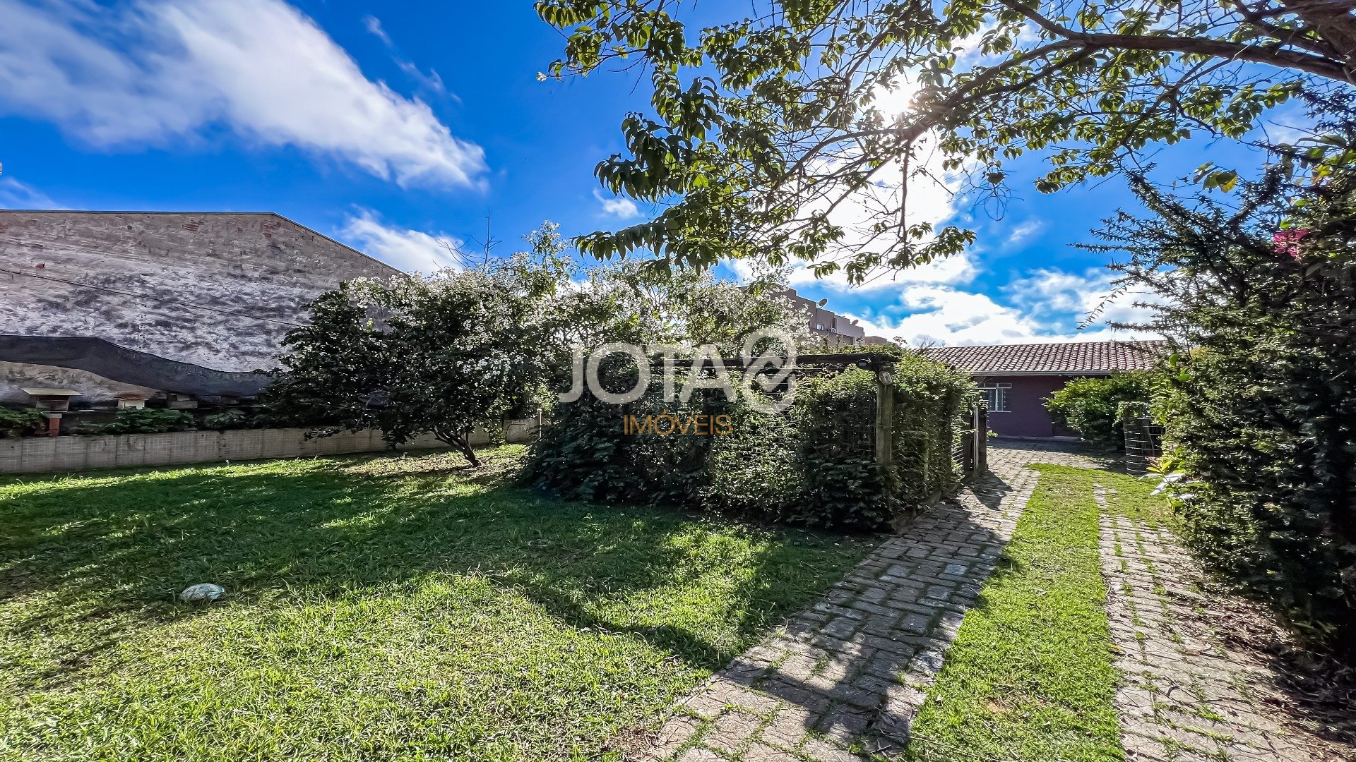 CASA À VENDA COM TERRENO DE 625M² ZR4 NO SANTA CÂNDIDA