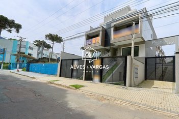 house em Rua Paulo Martins, Mercês - Curitiba - PR