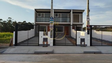 house em Rua Doutor Ivan Bastos, Sertão do Maruim - São José - SC