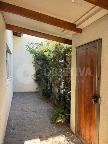 house em Avenida Doutor Laerte Vieira Gonçalves, Santa Mônica - Uberlândia - MG