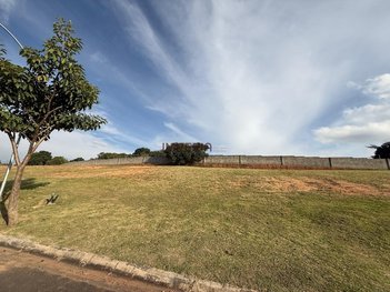 land_lot em Avenida Antônio Carlos Comitre, Parque Campolim - Sorocaba - SP