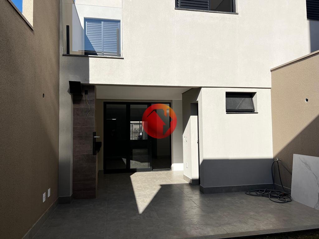 Casa com 4 quartos — Jaraguá, Belo Horizonte