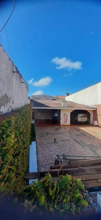 house em Rua Arapongas, Sítio Cercado - Curitiba - PR