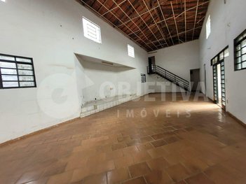house em Avenida Doutor José Marçal Neto, Segismundo Pereira - Uberlândia - MG