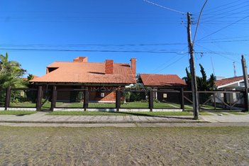 house em Rua da Várzea, Centro - Xangri-Lá - RS