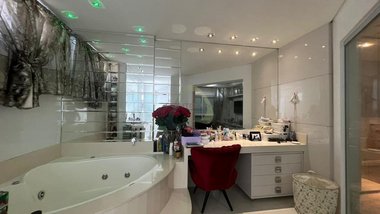 apartment em Rua 234, Meia Praia - Itapema - SC
