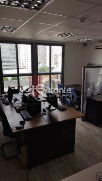 office em Rua Roque Petrella, Vila Cordeiro - São Paulo - SP