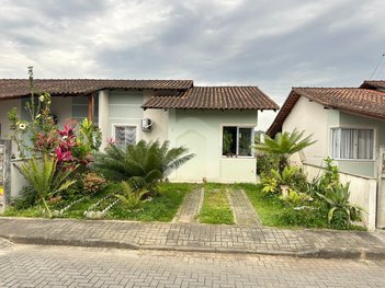 house em Avenida Izidio Carlos Peixer, Ilha da Figueira - Guaramirim - SC