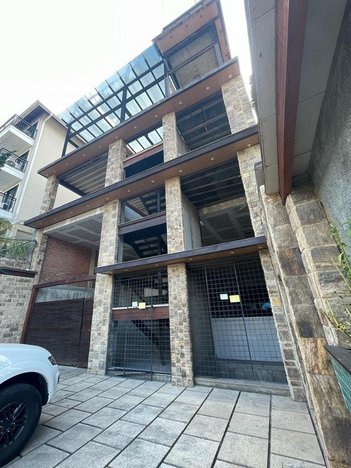 commercial_property em Estrada União e Indústria, Itaipava - Petrópolis - RJ