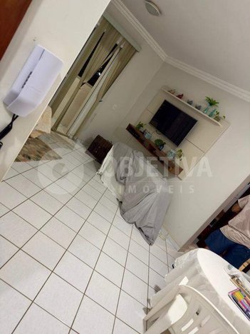 apartment em Avenida José Rezende Costa, Saraiva - Uberlândia - MG