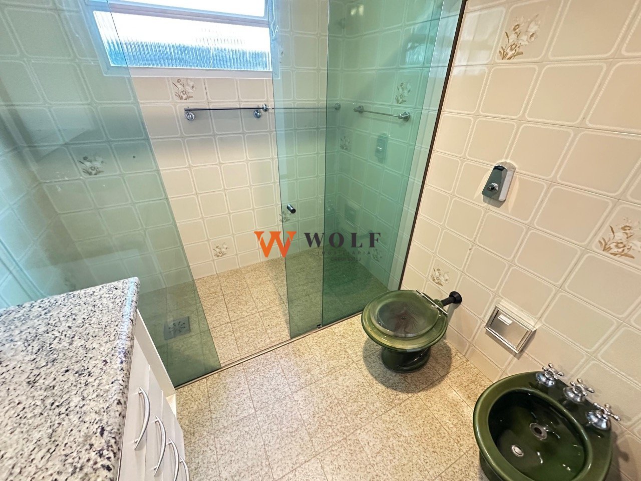 Banheiro social equipado