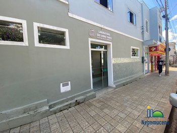 business em Rua Monsenhor Luiz de Gonzaga, Centro - Nepomuceno - MG