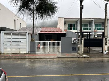 house em Rua Guarapuvu, Potecas - São José - SC