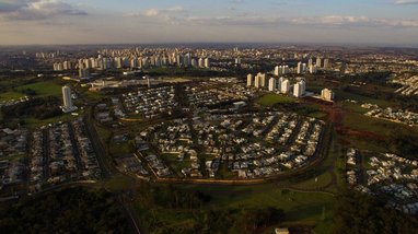 land_lot em Rua Carlota Ilnicki, Vivendas do Arvoredo - Londrina - PR