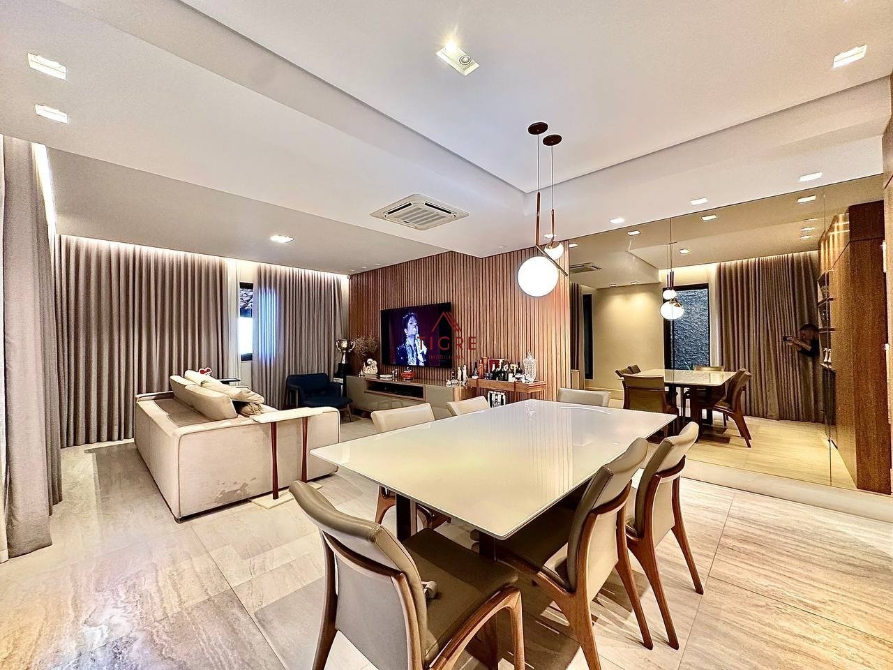 Casa com 3 quartos — Santa Amélia, Belo Horizonte