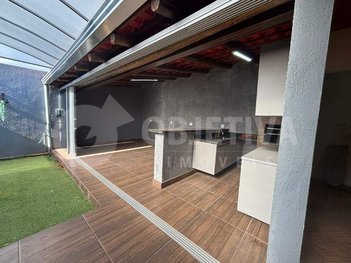 house em Avenida Balaiadas, Marta Helena - Uberlândia - MG