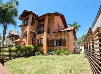 house em Rodovia Doutor Antônio Luiz Moura Gonzaga, Rio Tavares - Florianópolis - SC