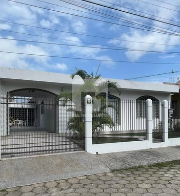 house em Rua Professora Enoé Schutel, Trindade - Florianópolis - SC