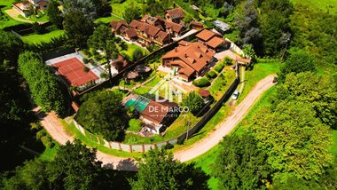 house em Rua Quarenta e Sete, Jardim Primavera - Campos do Jordão - SP