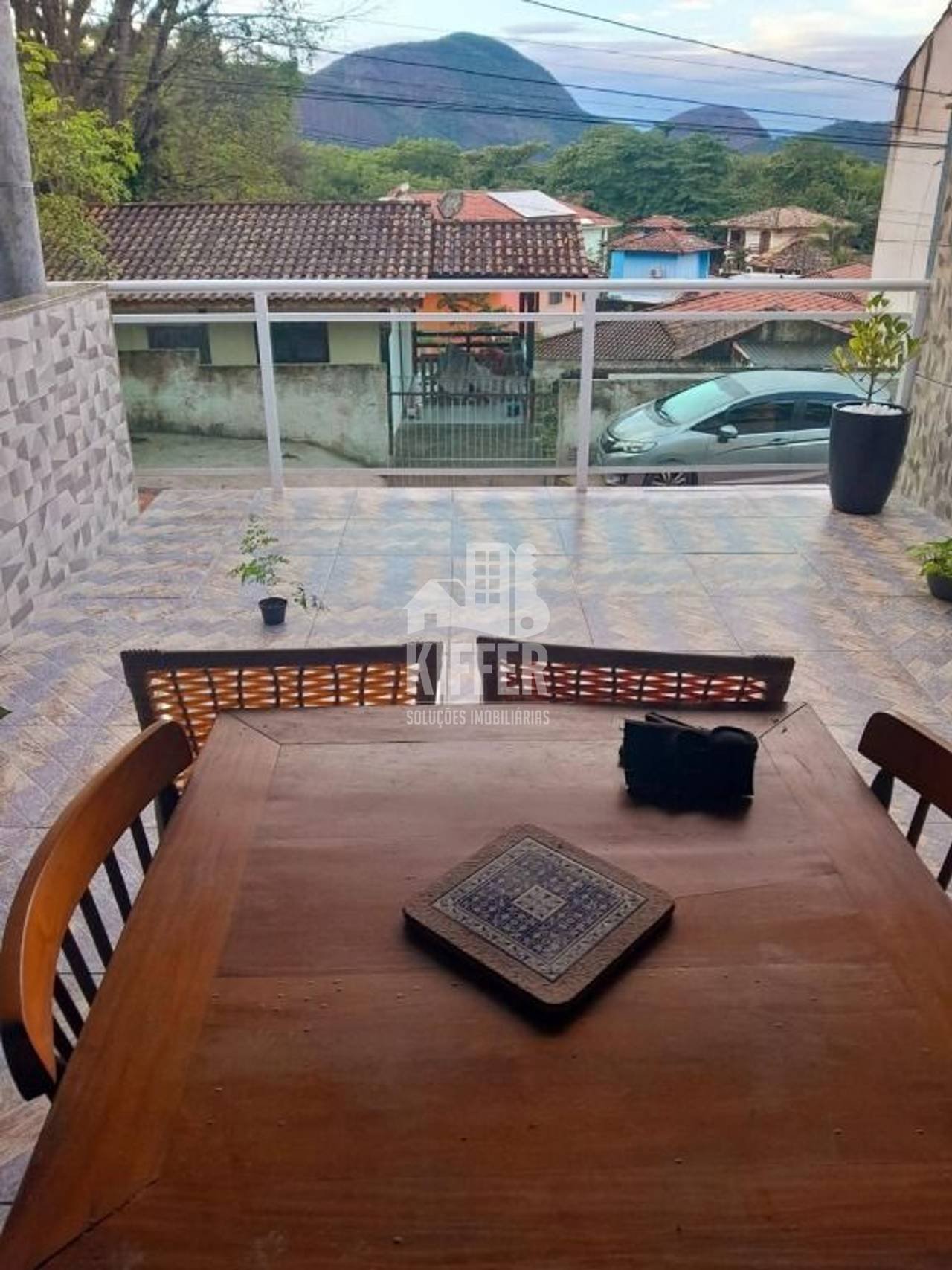 Casa com 2 suítes em Maravista