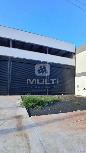 industrial em Rua Alfredo Bosi, Novo Mundo - Uberlândia - MG
