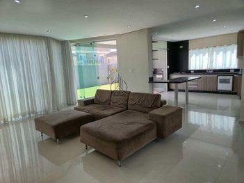 house em Avenida Renato Vargas, Loteamento Residencial Campos do Conde II - Tremembé - SP