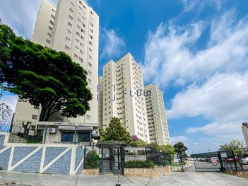 apartment em Rua Willis Roberto Banks, Parque Maria Domitila - São Paulo - SP