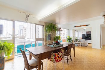 apartment em Rua Duque de Caxias, Centro Histórico - Porto Alegre - RS