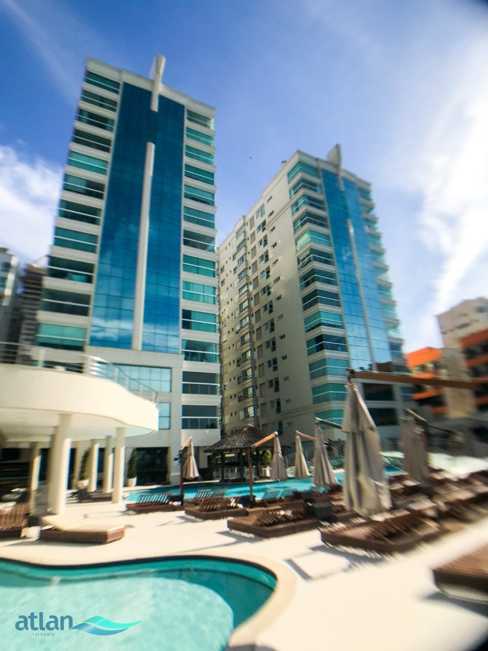 Apartamento frente mar, no Atlantic Paradise a venda em Meia Praia, Itapema (20)