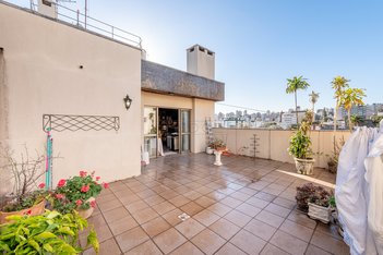 apartment em Avenida Coronel Lucas de Oliveira, Petrópolis - Porto Alegre - RS