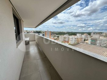 apartment em Avenida Salomão Abrahão, Segismundo Pereira - Uberlândia - MG