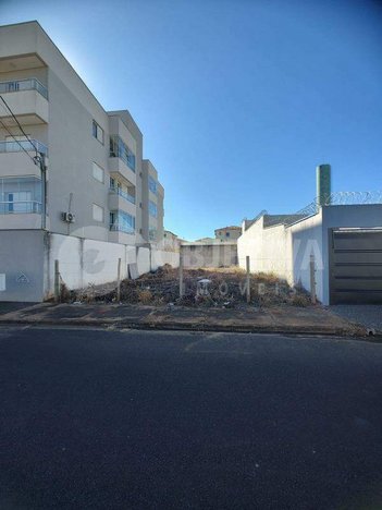 land_lot em Rua Las Vegas, Novo Mundo - Uberlândia - MG