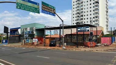 industrial em Avenida Juscelino Kubitschek, Vila Ipiranga - Londrina - PR