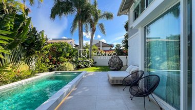 house em Rua dos Robaletes, Jurerê - Florianópolis - SC