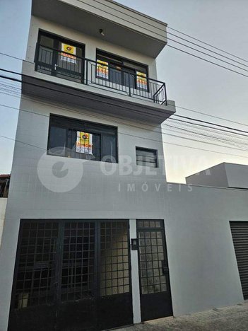 business em Rua Buriti Alegre, Nossa Senhora Aparecida - Uberlândia - MG