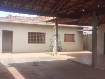 house em Rua Venezuela, Vila Brasil - Londrina - PR