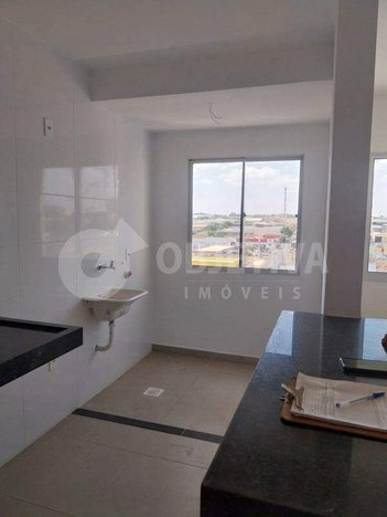apartment em Avenida Arnaldo Contursi, Marta Helena - Uberlândia - MG