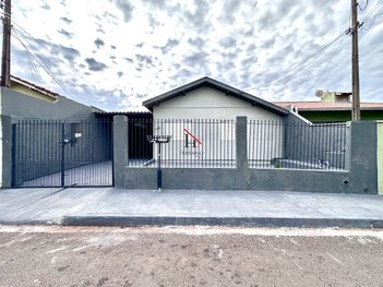 house em Rua das Siriemas, Vitória Régia - Londrina - PR