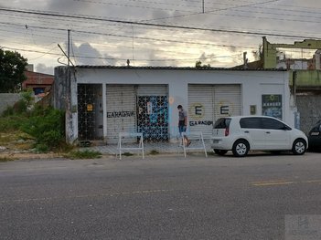 house em Avenida Nascimento de Castro, Lagoa Nova - Natal - RN