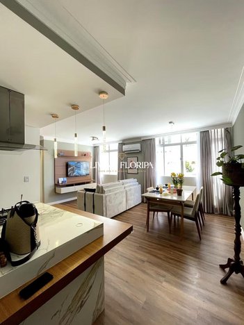 apartment em Rua Delminda Silveira, Agronômica - Florianópolis - SC