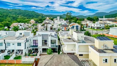 house em Rua da Quaresmeira Roxa, Cachoeira do Bom Jesus - Florianópolis - SC
