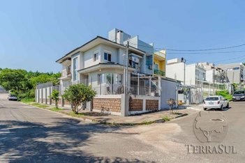 house em Rua Manoel Nunes da Silva, Guarujá - Porto Alegre - RS