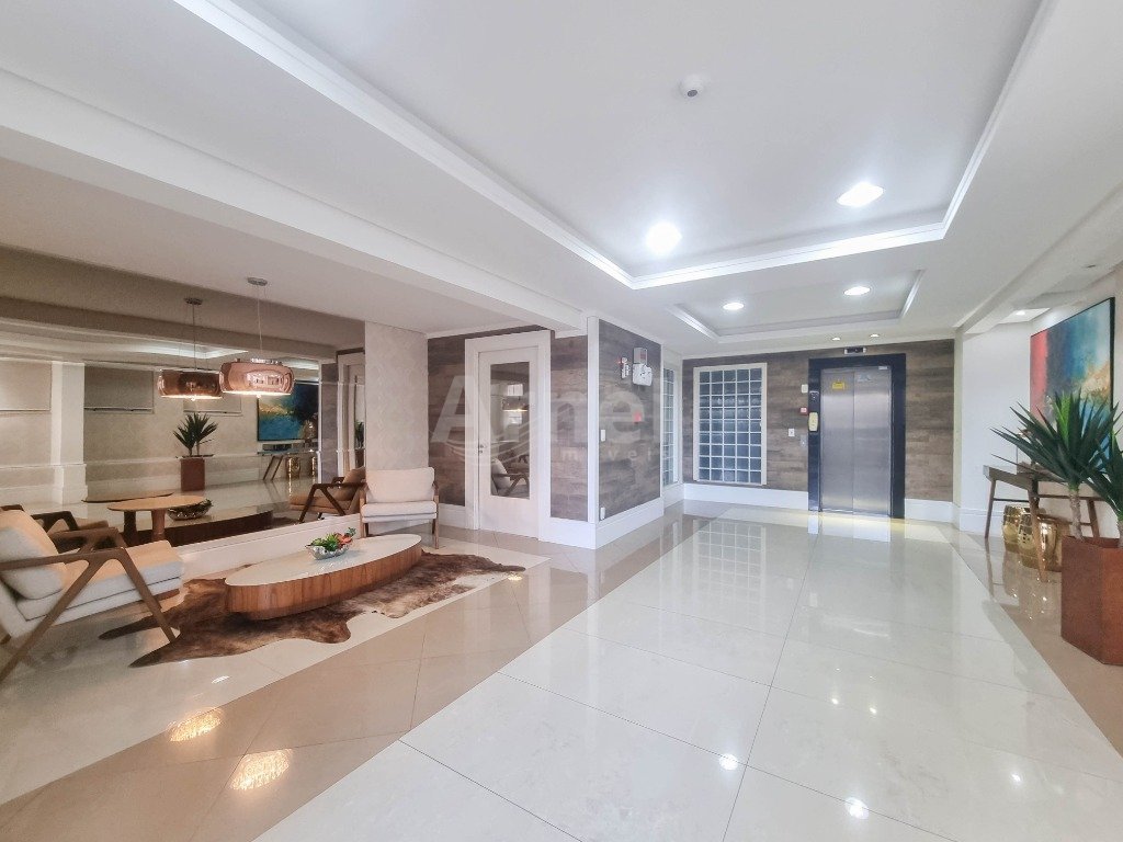 03 HALL