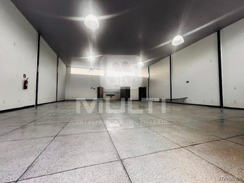 industrial em Avenida Seme Simão, Laranjeiras - Uberlândia - MG