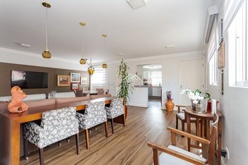 commercial_building em Rua Brigadeiro Franco, Mercês - Curitiba - PR