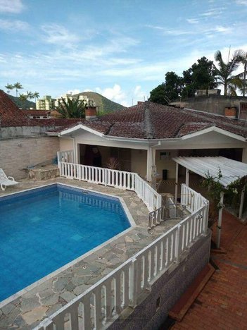 house em Avenida Irineu Mendes de Souza, Martim de Sá - Caraguatatuba - SP
