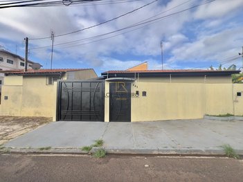 house em Rua Doutor Ranimiro Lotufo, Vila São Judas Thadeu - Botucatu - SP