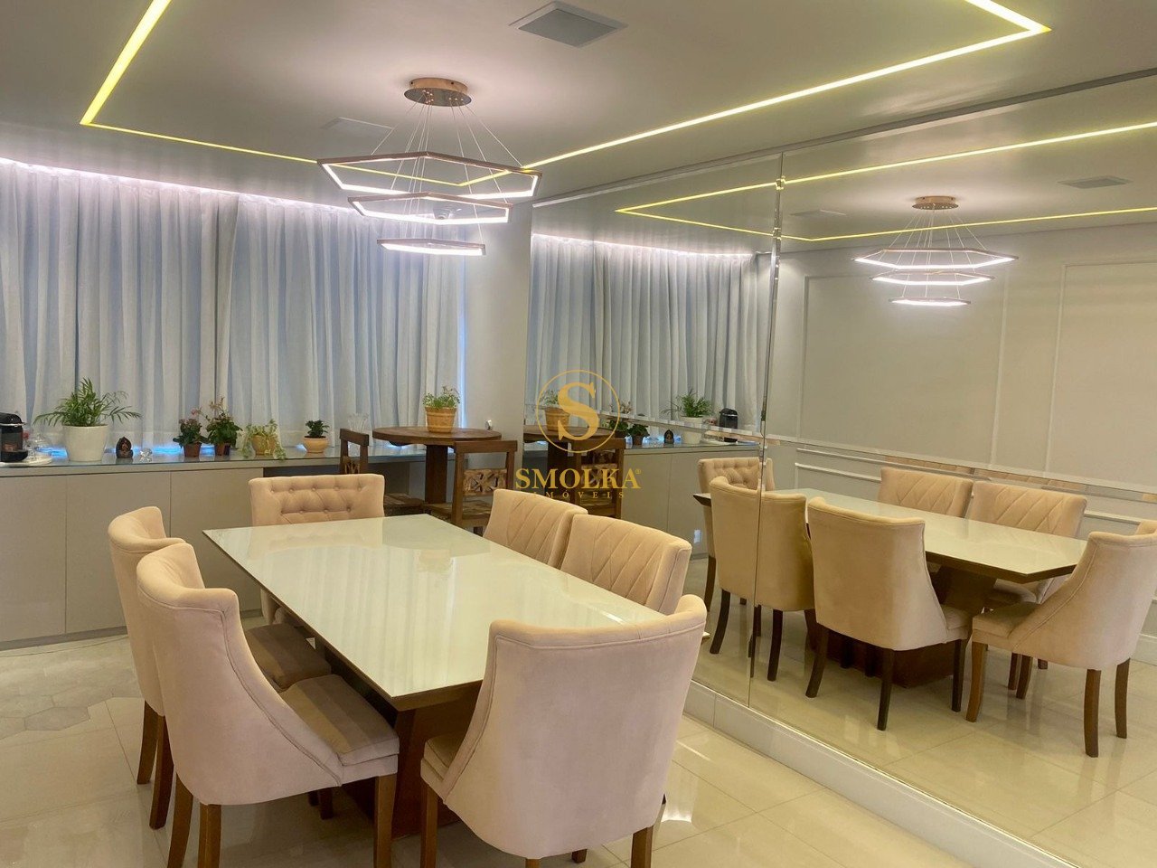 Sala de jantar em apartamento tres quartos a venda no centro florianopolis ORDEM_MIGRACAO=3